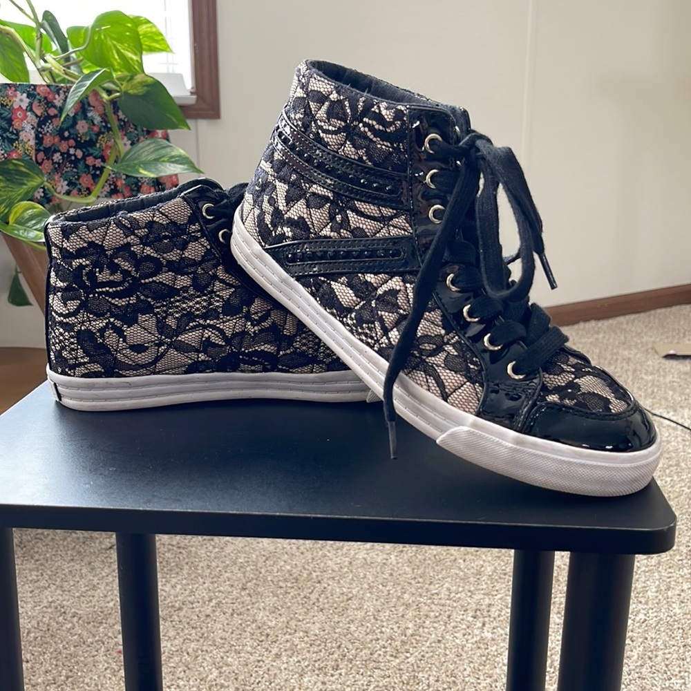 Guess: Gf GISELA black multi fabric
